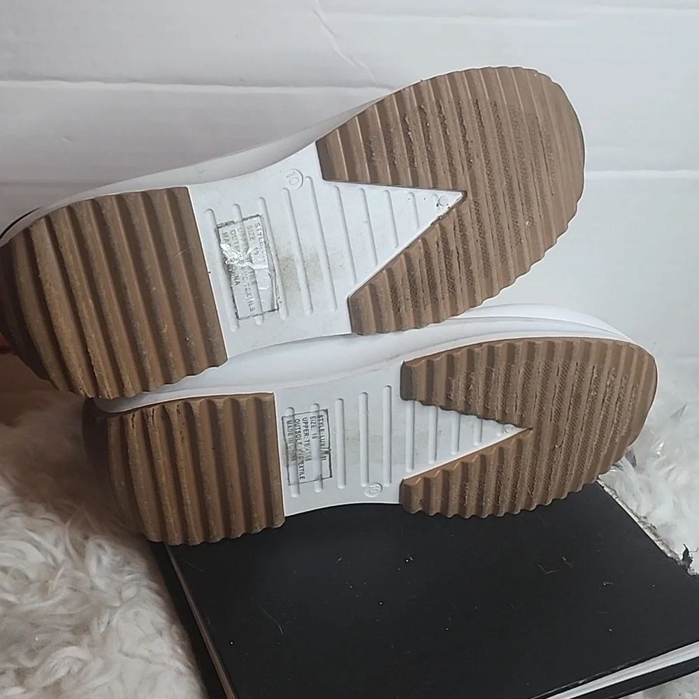Rouge‎ Red Canvas Platform Sneakers 10 LN